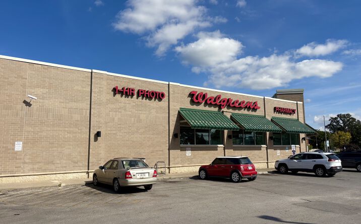 Pictures of Office, Retail property located at 3121 S 24th St, Omaha, NE 68108 for sales - image #1