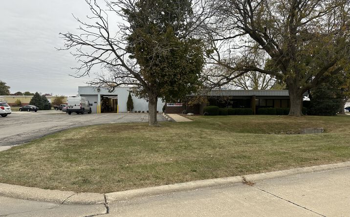 Pictures of Industrial, Office property located at 1506 W Luthy Dr, Peoria, IL 61615 for sales - image #1