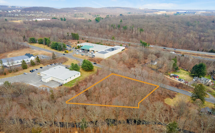 Pictures of Land property located at 1140 Southford Rd, Middlebury, CT 06762 for sales - image #1