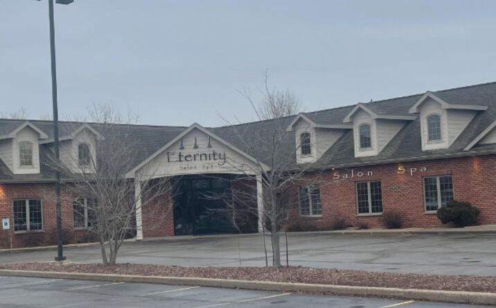 Pictures of Retail property located at 1429 Province Terrace, Menasha, WI 54952 for sales - image #1