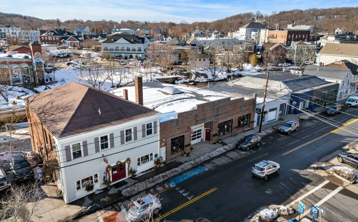 Pictures of Industrial, Retail property located at 41 S Main St, Ipswich, MA 01938 for sales - image #1