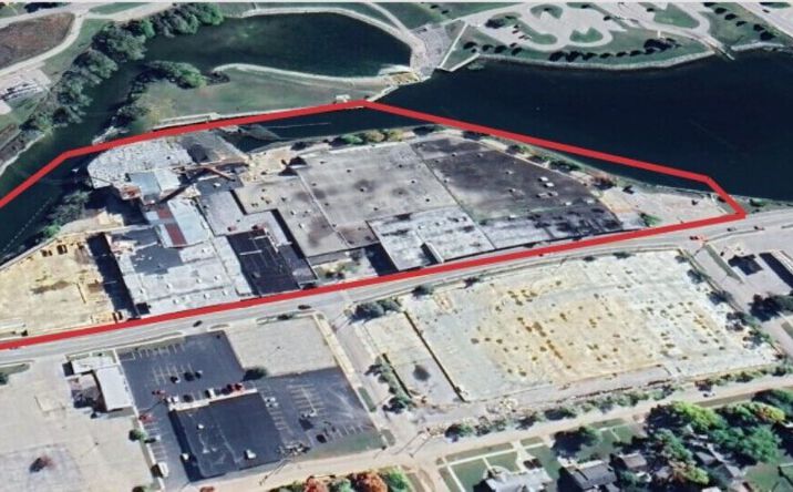Pictures of Industrial property located at 437 S Main St, Cheboygan, MI 49721 for sales - image #1
