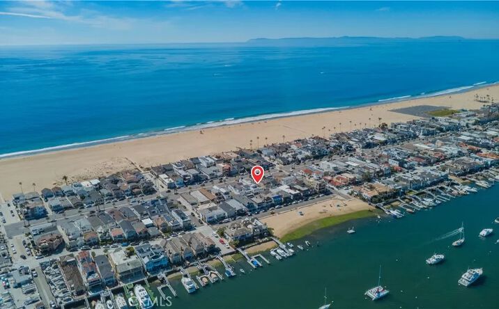 Pictures of Multifamily property located at 920 W Balboa, Newport Beach, CA 92661 for sales - image #1