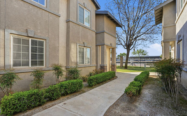 Pictures of Multifamily property located at 600 Hosking Ave #10, Bakersfield, CA 93307 for sales - image #1