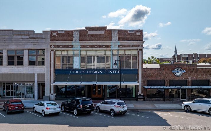 Pictures of Office, Retail, Mixed Use property located at 318 S Dewey Avenue, Bartlesville, OK 74003 for sales - image #1