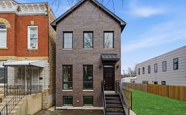 Pictures of Multifamily property located at 2832 W WILCOX Street, Chicago, IL 60612 for sales - image #1