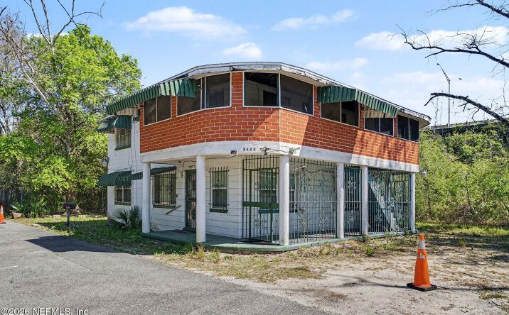 Pictures of Multifamily property located at 2525 THAMES Street, Jacksonville, FL 32209 for sales - image #1