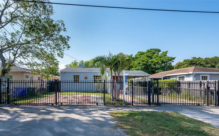Pictures of Multifamily property located at 2610 NW 33rd St # 2612 #2610-2612, Miami, FL 33142 for sales - image #1