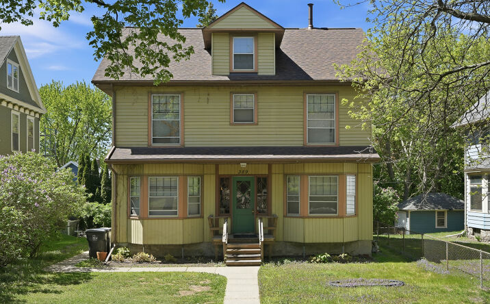 Pictures of Multifamily property located at 389 Maple St, Saint Paul, MN 55106 for sales - image #1