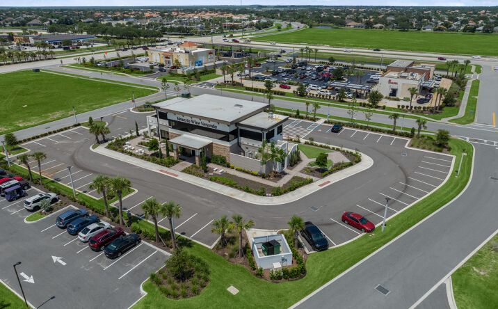 Pictures of Retail property located at  for sales - image #1