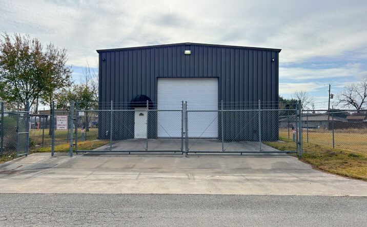 Pictures of Industrial property located at 712 Arizona, South Houston, TX 77587 for sales - image #1