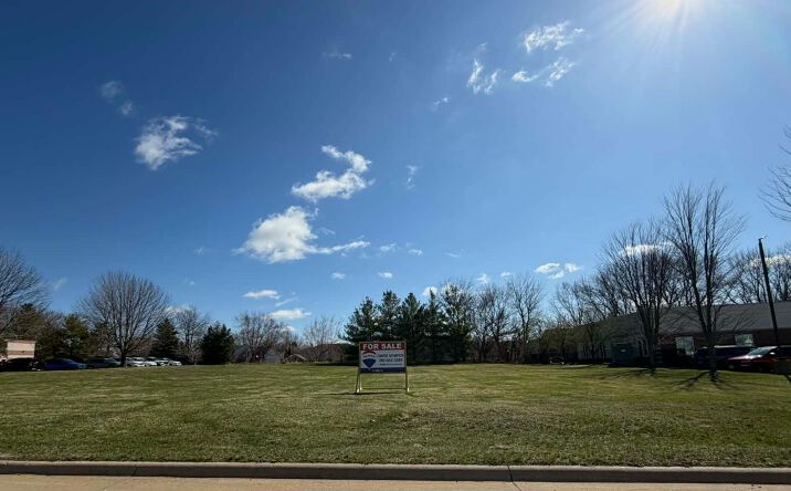Pictures of Land property located at 5000 Utica Ridge Rd, Davenport, IA 52807 for sales - image #1