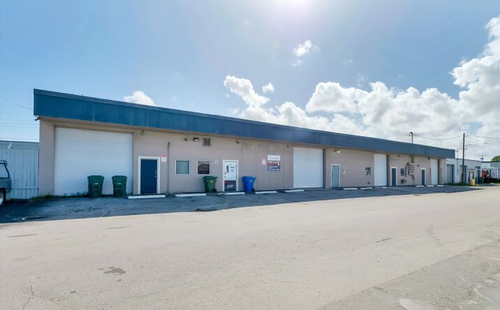 Pictures of Industrial property located at 224 NE 32nd Ct, Oakland Park, FL 33334 for sales - image #1