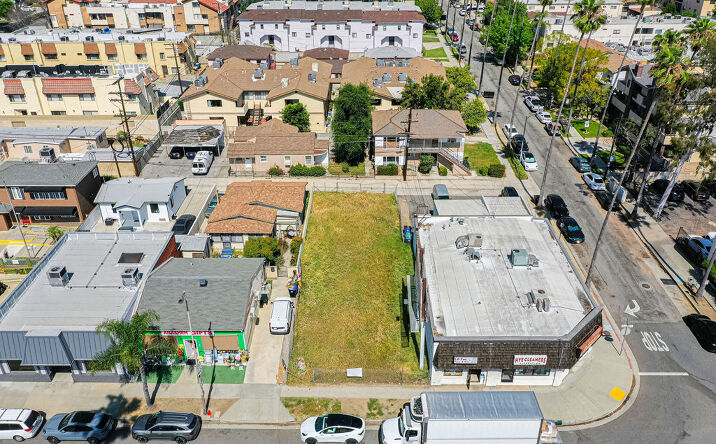 Pictures of Land property located at 1933 W Glenoaks Blvd, Glendale, CA 91201 for sales - image #1