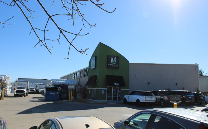 Pictures of Industrial property located at 1051 SE Century Dr, Lee's Summit, MO 64081 for sales - image #1