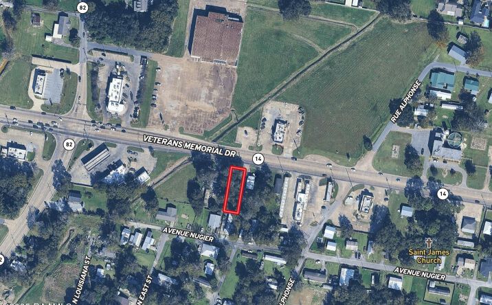 Pictures of Land property located at 434 Veterans Memorial Drive, Abbeville, LA 70510 for sales - image #1