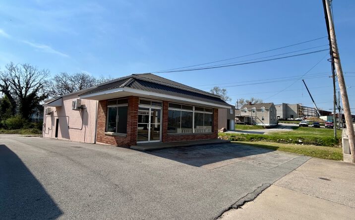 Pictures of Office property located at 112 W Main St, Campbellsville, KY 42718 for sales - image #1