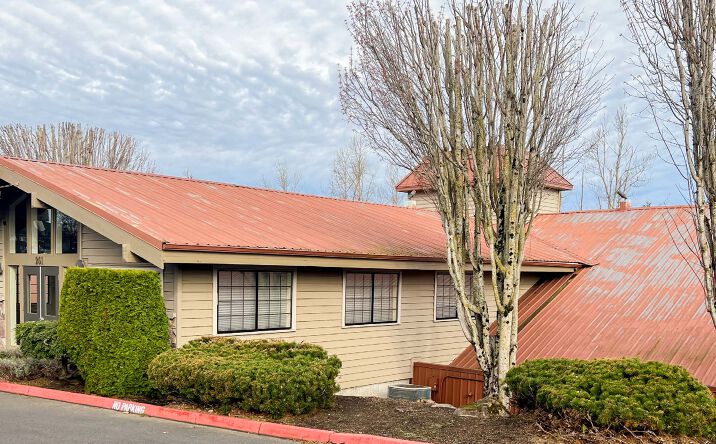 Pictures of Retail property located at 201 W Historic Columbia River Hwy, Troutdale, OR 97060 for sales - image #1