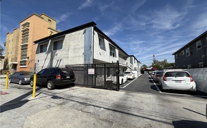 Pictures of Multifamily property located at 13445 Vanowen Street, Van Nuys, CA 91405 for sales - image #1