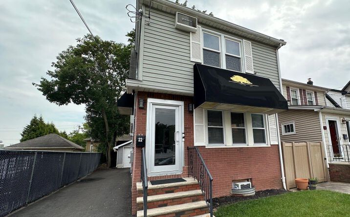 Pictures of Office property located at 22 9th Street, Staten Island, NY 10306 for sales - image #1