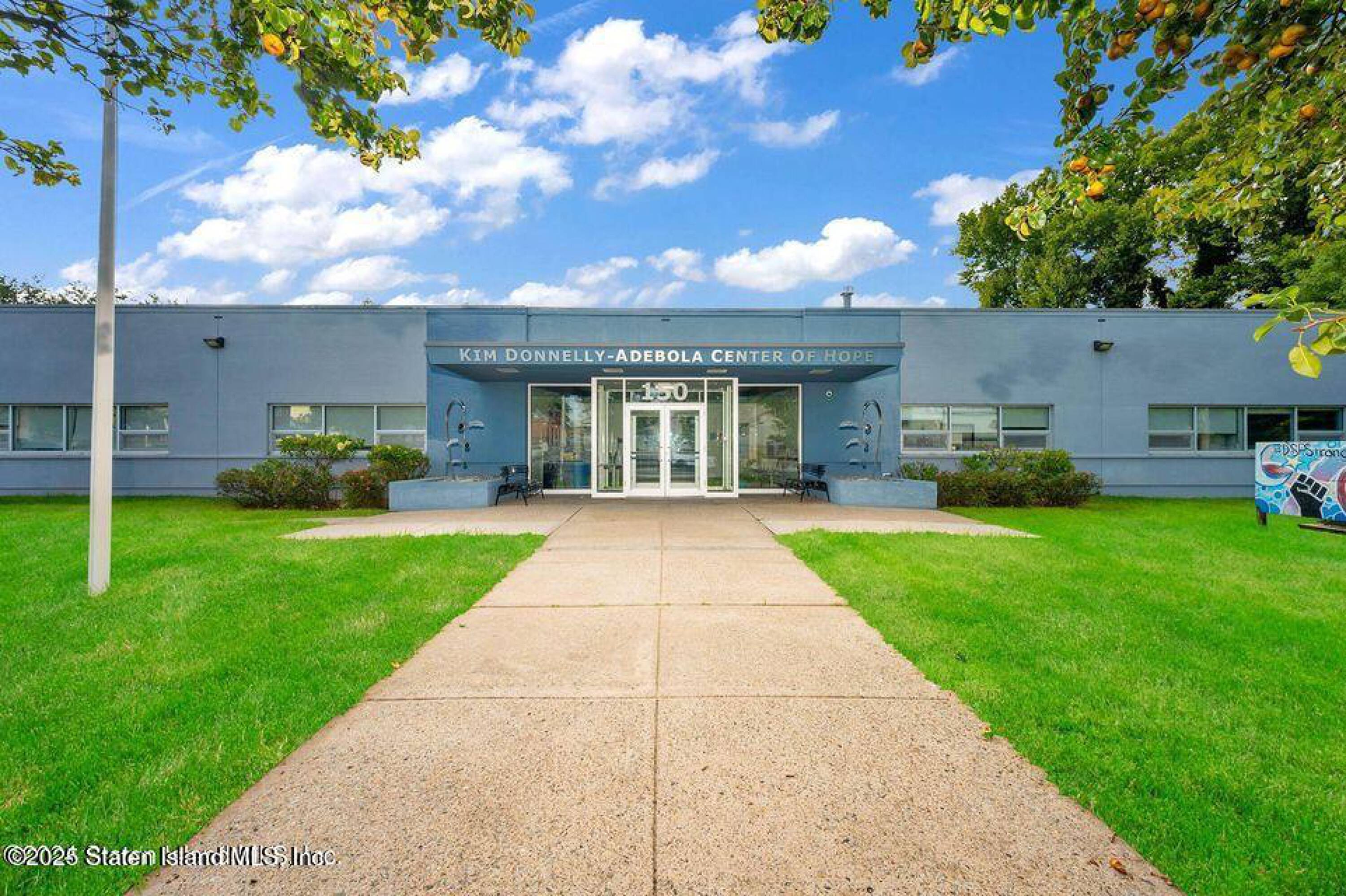 150 Granite Ave, Staten Island, NY 10303