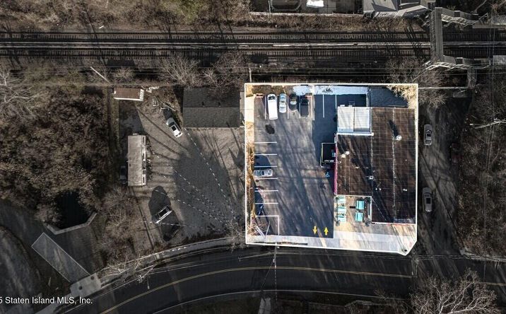 Pictures of Office, Retail, Mixed Use property located at 6833 Amboy Road, Staten Island, NY 10309 for sales - image #1