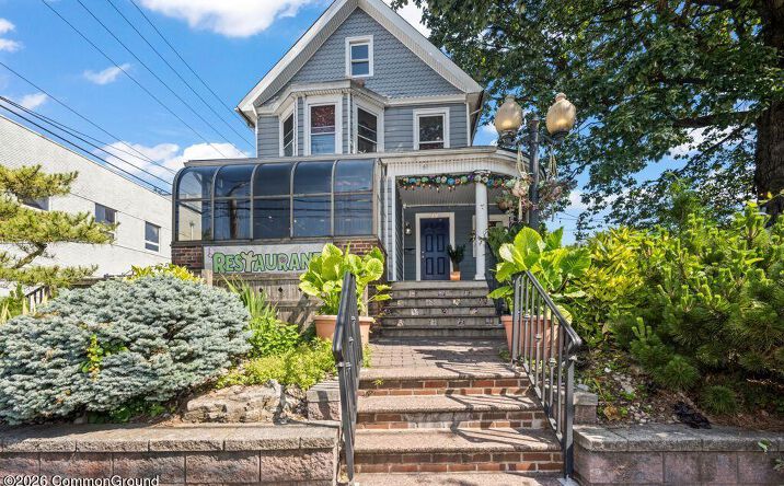 Pictures of Retail property located at 585 Forest Avenue, Staten Island, NY 10310 for sales - image #1