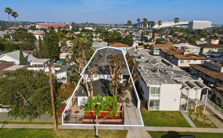 Pictures of Multifamily property located at 614 Myrtle Ave, Inglewood, CA 90301 for sales - image #1
