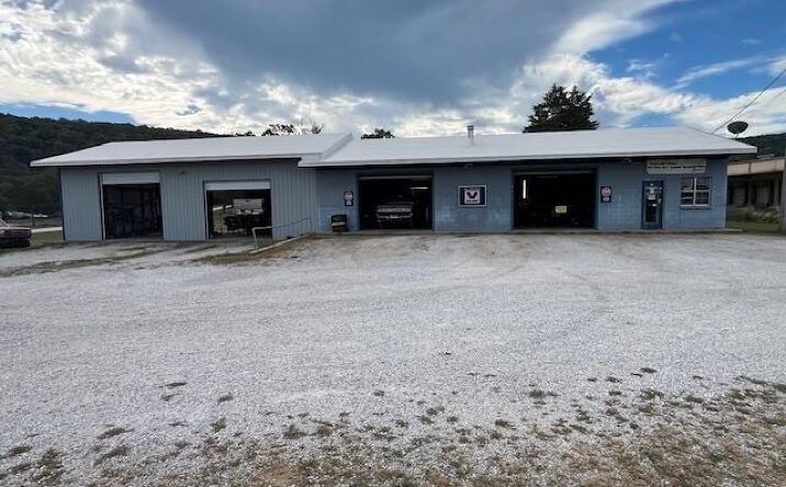 Pictures of Retail property located at 2260 W Main St, Mountain View, AR 72560 for sales - image #1