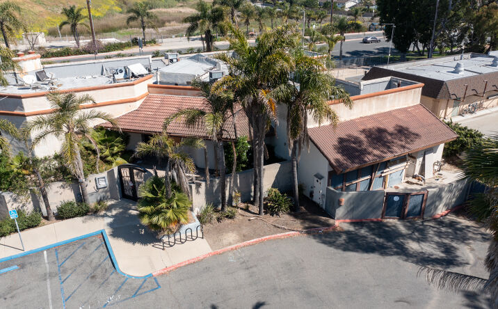 Pictures of Retail property located at 8082 Adams Ave, Huntington Beach, CA 92646 for sales - image #1