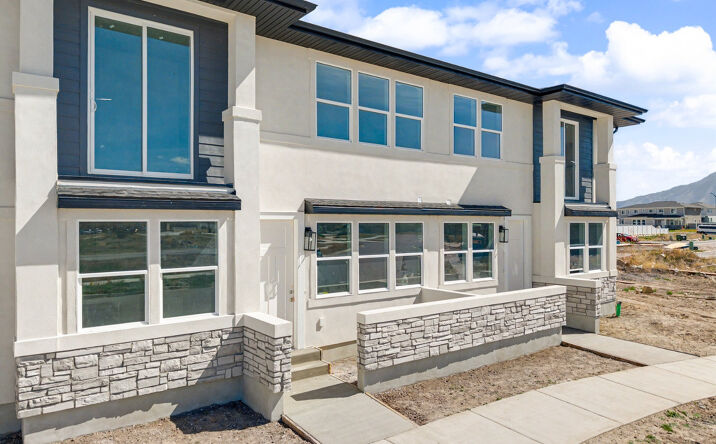 Pictures of Multifamily property located at 741 S Harrison Dr, Springville, UT 84663 for sales - image #1