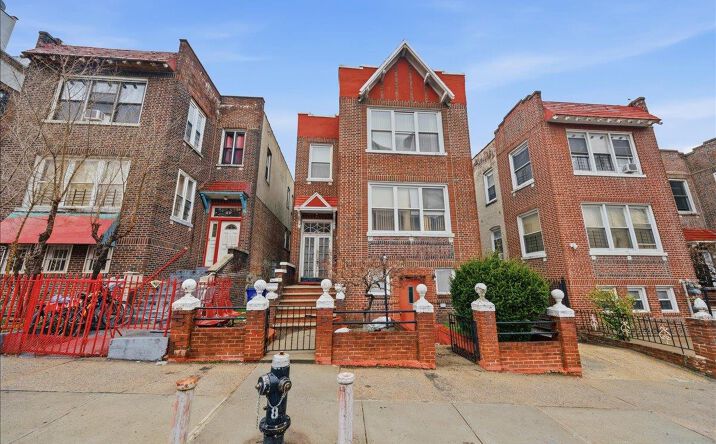 Pictures of Multifamily property located at 1825 Andrews Avenue S, New York, NY 10453 for sales - image #1