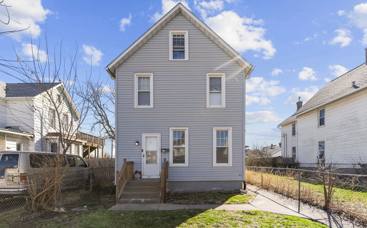 Pictures of Multifamily property located at 615 44th Street, Rock Island, IL 61201 for sales - image #1