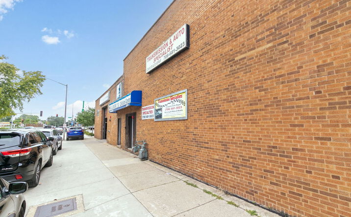Pictures of Business for Sale, Retail property located at 1825 S 17th Avenue, Broadview, IL 60155 for sales - image #1