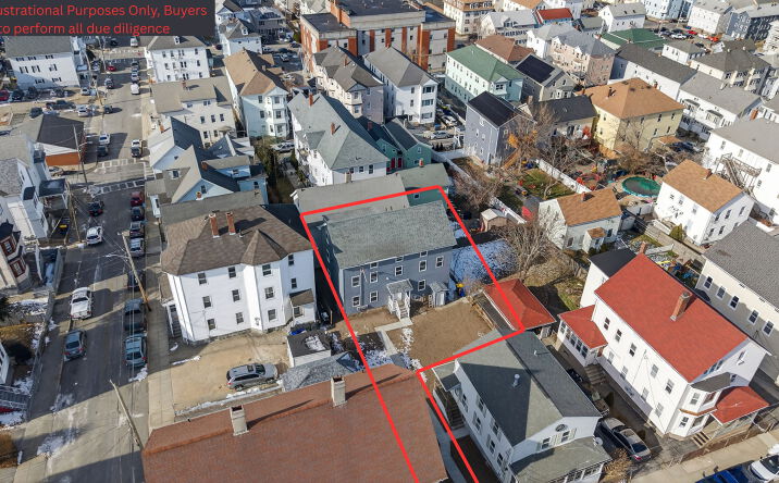 Pictures of Multifamily property located at 165 Grant St, Fall River, MA 02721 for sales - image #1