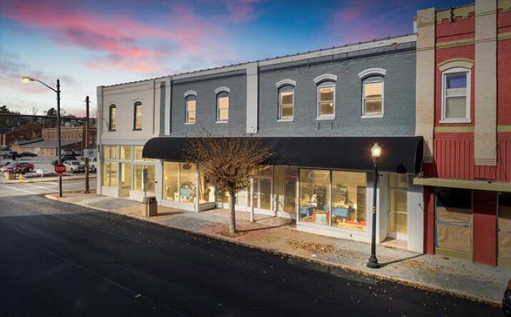 Pictures of Mixed Use, Retail property located at 84 W. Main St, Pulaski, VA 24301 for sales - image #1