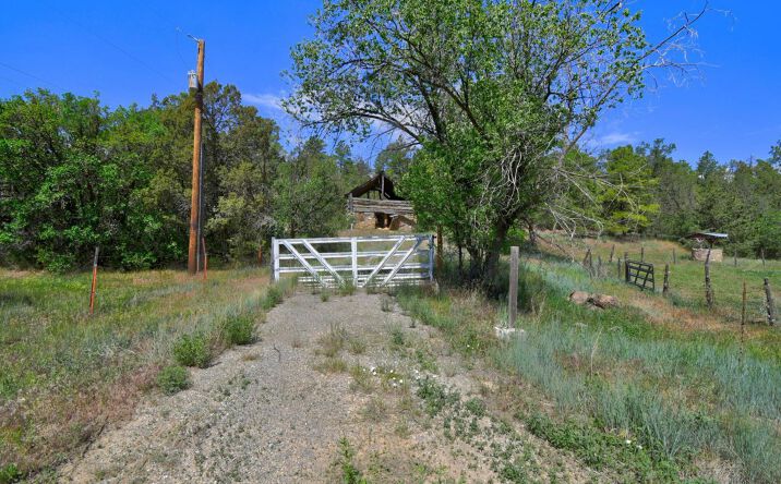 Pictures of Land property located at 146 Skyland Boulevard, Tijeras, NM 87059 for sales - image #1