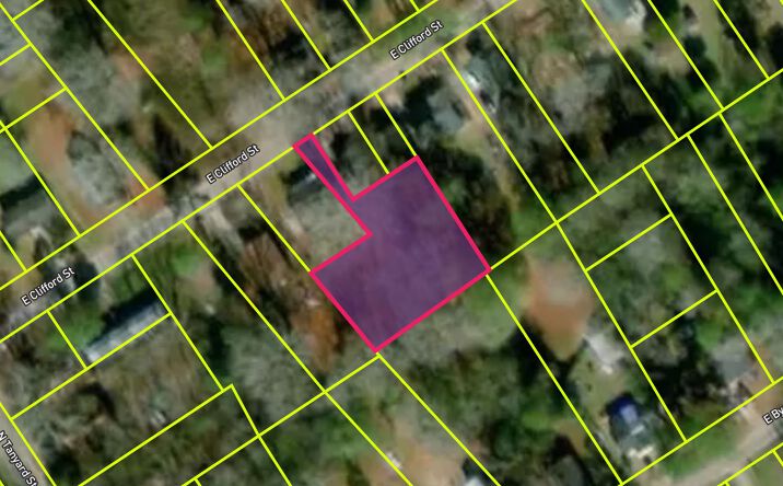 Pictures of Land, Mixed Use, Mobile Home Park, Multifamily property located at 408 1/2 E Clifford St, Timmonsville, SC 29161 for sales - image #1