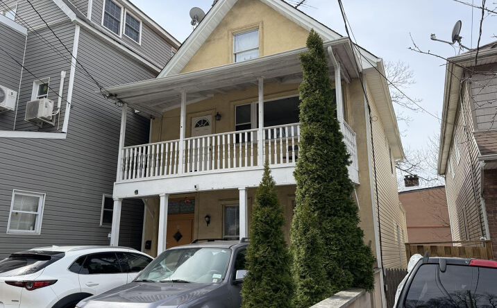 Pictures of Multifamily property located at 256 Westervelt Avenue, Staten Island, NY 10301 for sales - image #1