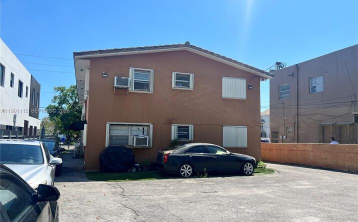 Pictures of Multifamily property located at 3191 SW 23rd St, Miami, FL 33145 for sales - image #1