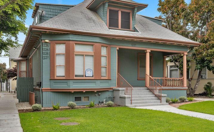 Pictures of Multifamily property located at 1227 W 30th St, Los Angeles, CA 90007 for sales - image #1