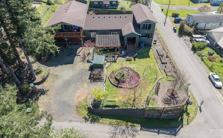 Pictures of Multifamily property located at 1268 N Nye Street, Toledo, OR 97391 for sales - image #1
