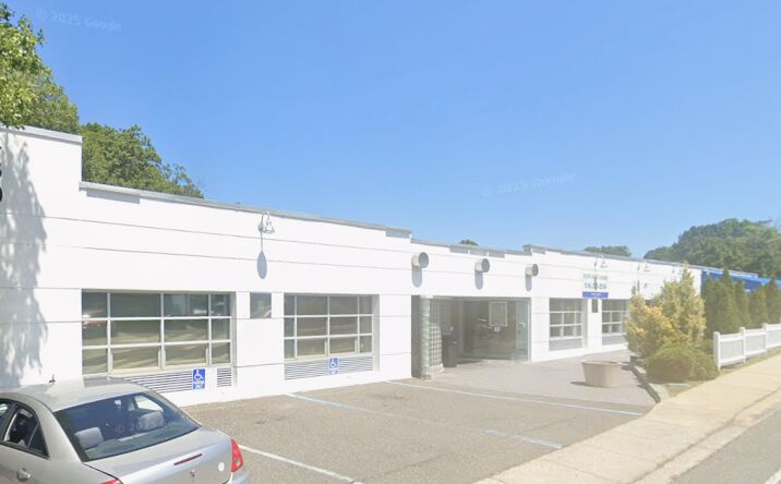 Pictures of Industrial, Office property located at 480 Forest Ave, Locust Valley, NY 11560 for sales - image #1