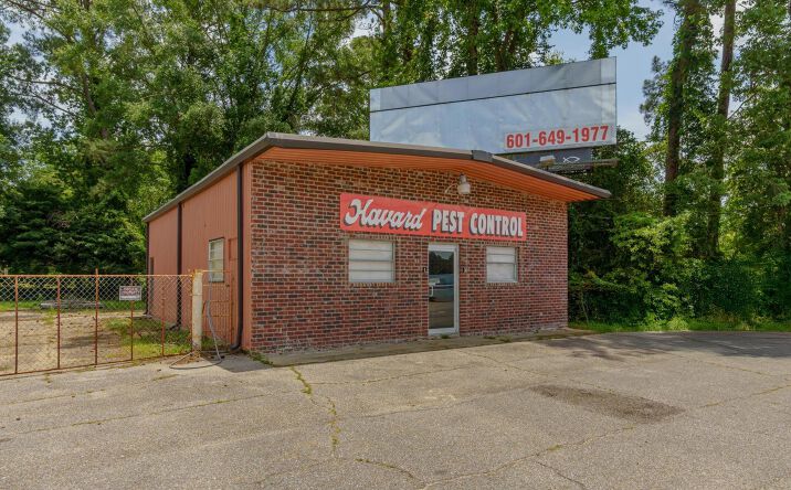 Pictures of Retail property located at 2909&2913 Hwy 15 N, Laurel, MS 39440 for sales - image #1