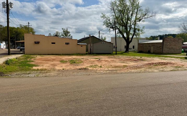 Pictures of Land property located at 106 N Oak St, Seminary, MS 39479 for sales - image #1