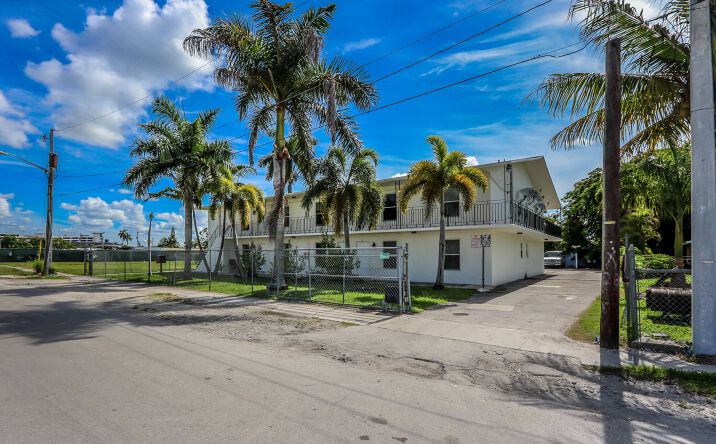 Pictures of Multifamily property located at 525 SW 1st Ave, Homestead, FL 33030 for sales - image #1