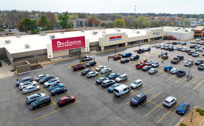 Pictures of Retail property located at 11215 Shawnee Mission Pkwy, Shawnee, KS 66203 for sales - image #1
