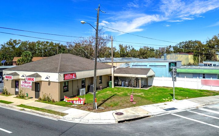 Pictures of Retail property located at 1500 South St, Leesburg, FL 34748 for sales - image #1