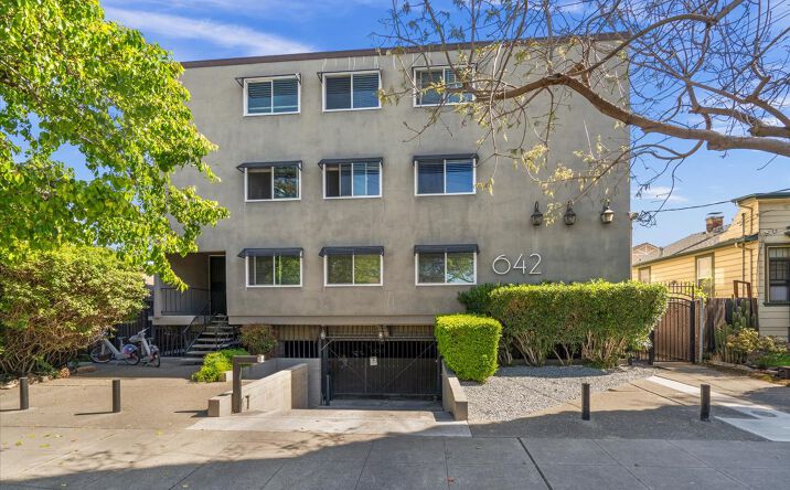 Pictures of Multifamily property located at 642 S 7th St, San Jose, CA 95112 for sales - image #1