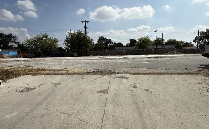 Pictures of Retail, Office property located at 118 New Laredo, San Antonio, TX 78211 for sales - image #1